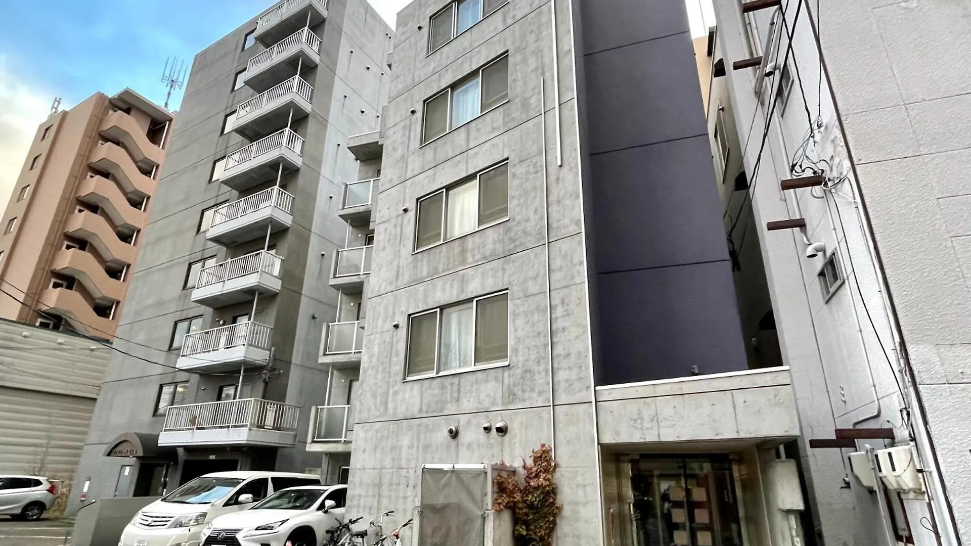 札幌駅徒歩圏内のデザインアパートメントエアコン完備で小型犬滞在可能 Apartment